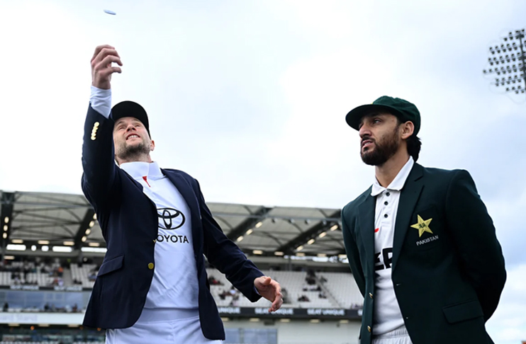 England win toss, bowl first in first Pakistan Test